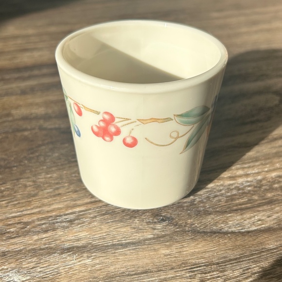 Corelle Corning Ware 90’s Abundance Fruit Pattern Set of 4 Vintage Coffee Cups - Picture 3 of 7